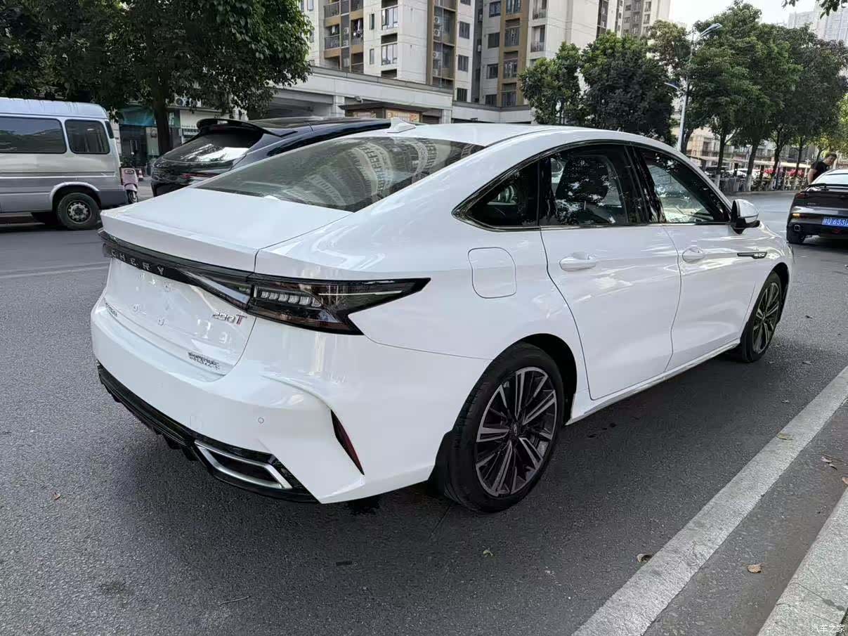 Chery Arrizo 8, 2022 14
