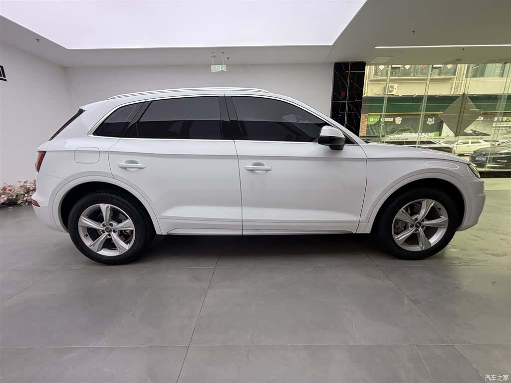 Audi Q5L, 2020 4