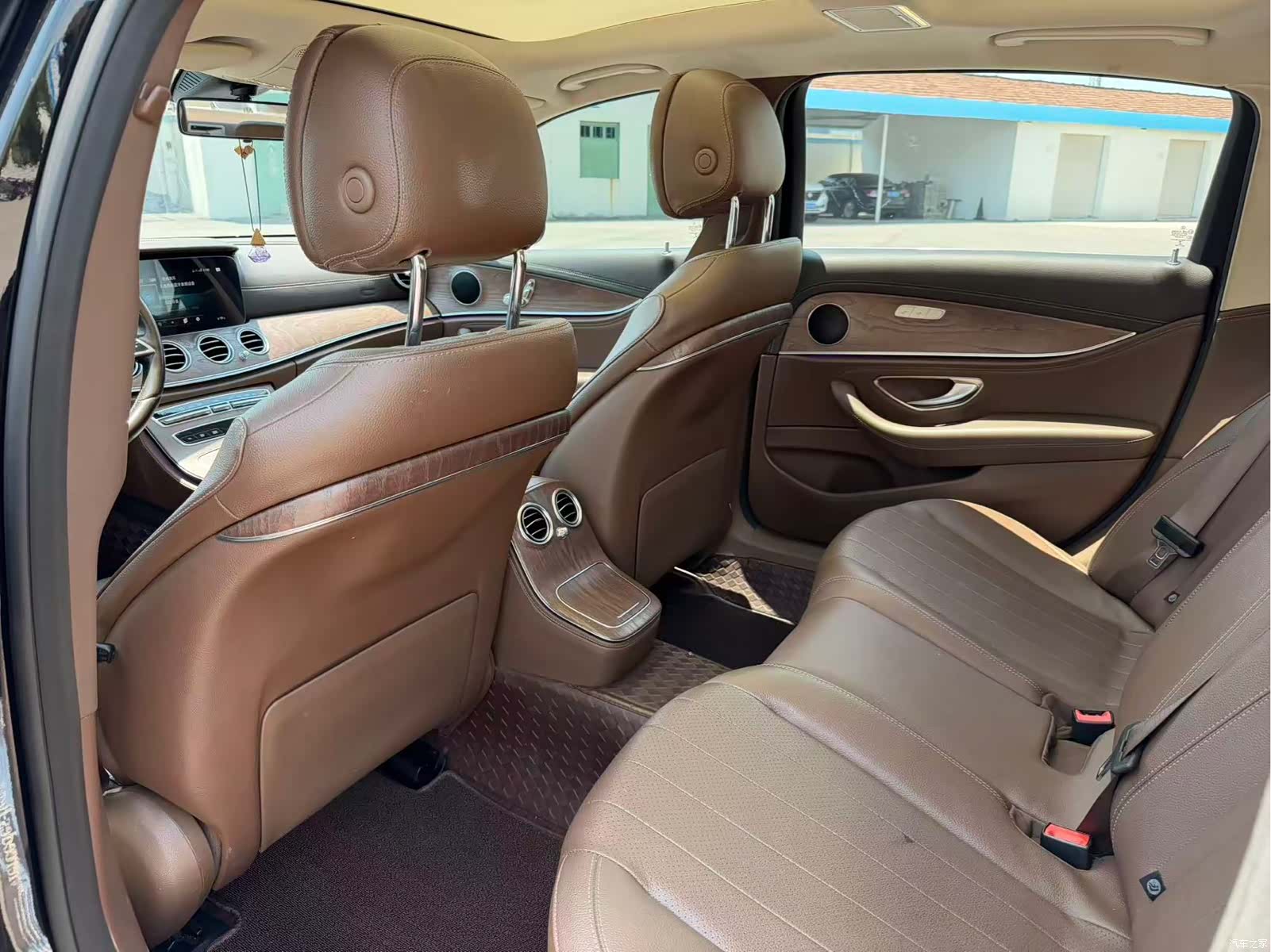 Mercedes-Benz E-Class, 2021 все фото