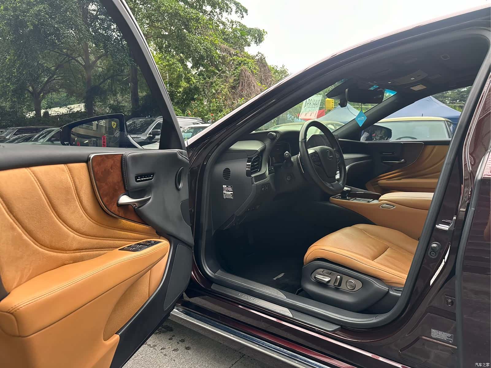 Lexus LS, 2022 4