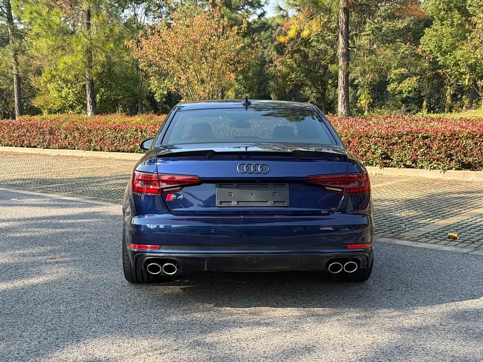 Audi S4