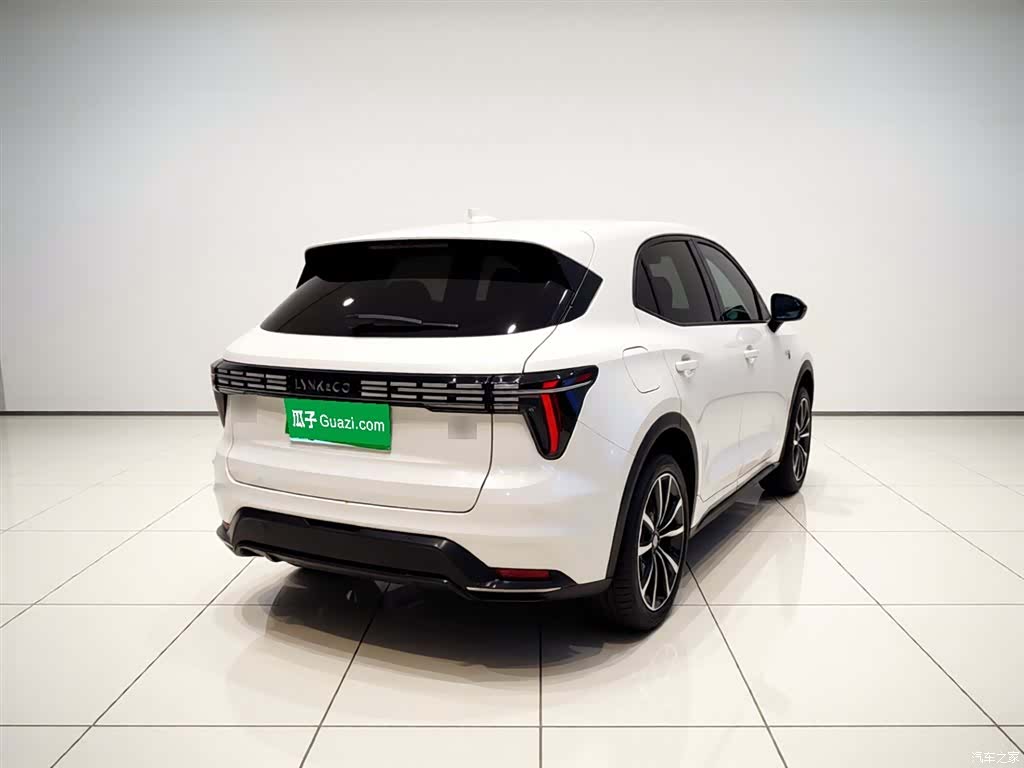 Lynk & Co 01, 2023 все фото