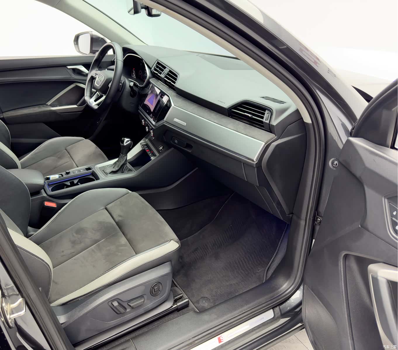 Audi Q3, 2022 14