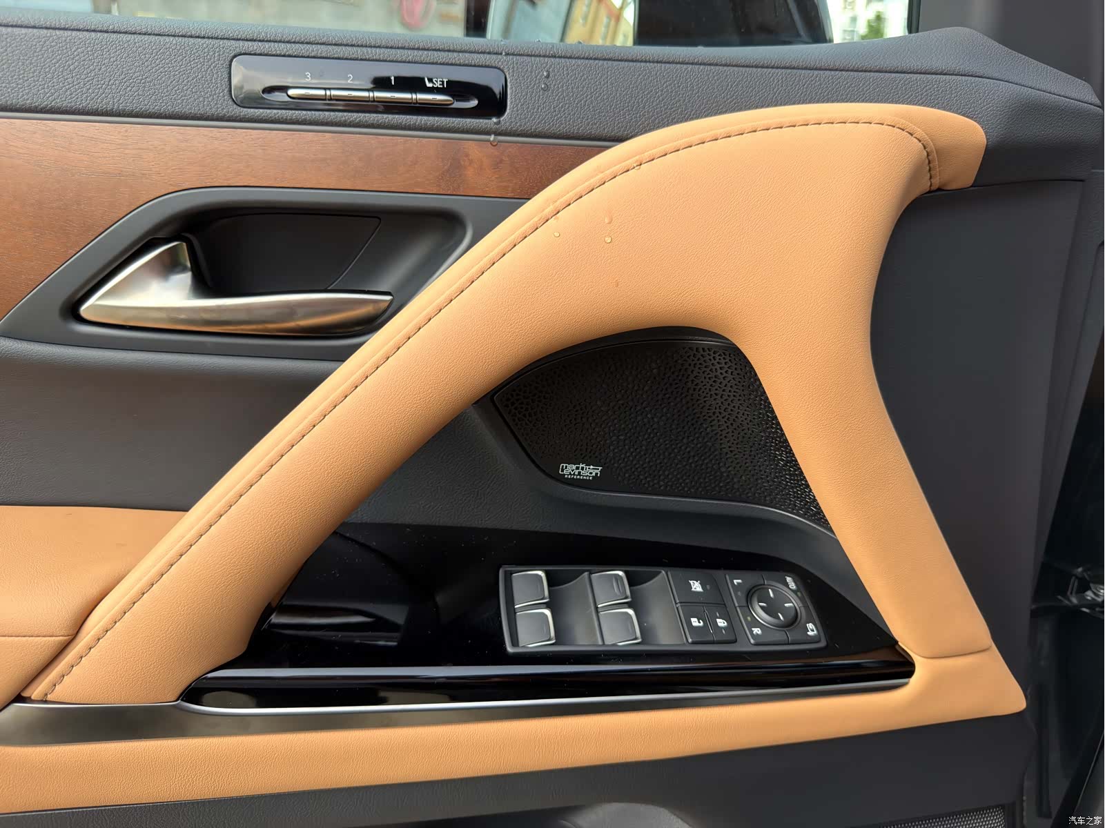 Lexus LX, 2025 8