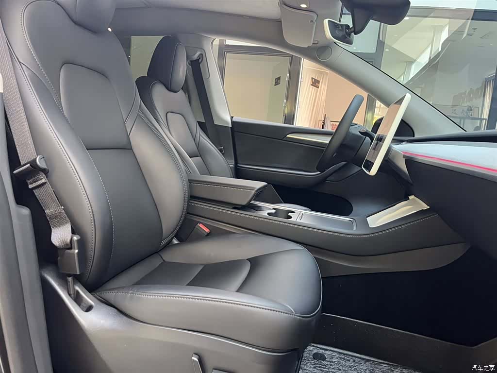 Tesla Model Y, 2024 15