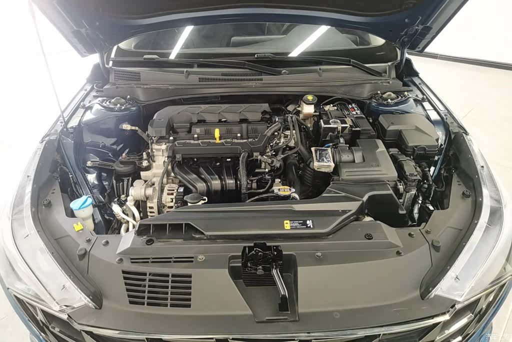 Hyundai Elantra, 2020 10