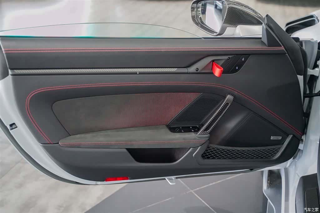 Porsche 911, 2025 18