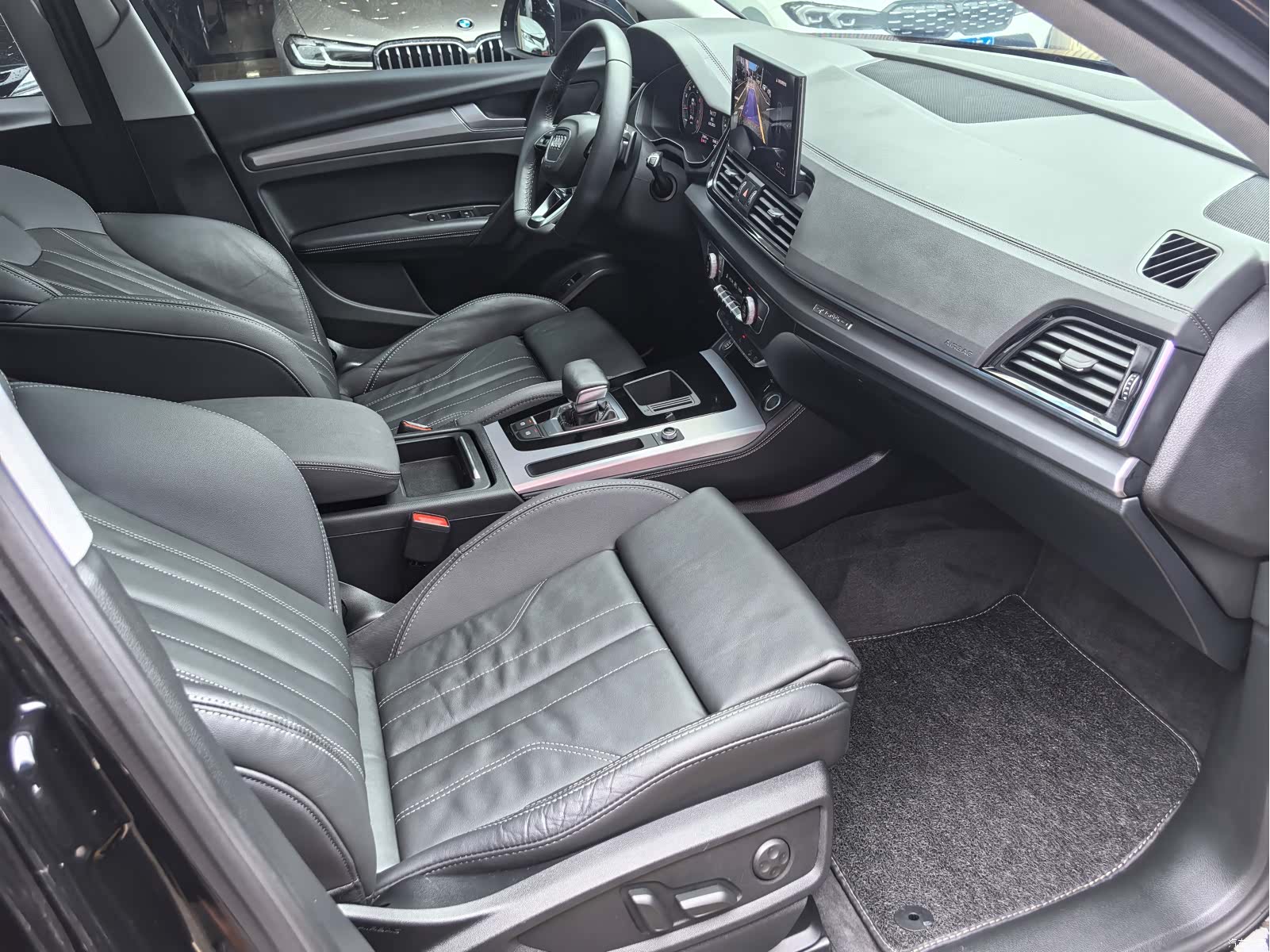 Audi Q5L, 2022 16