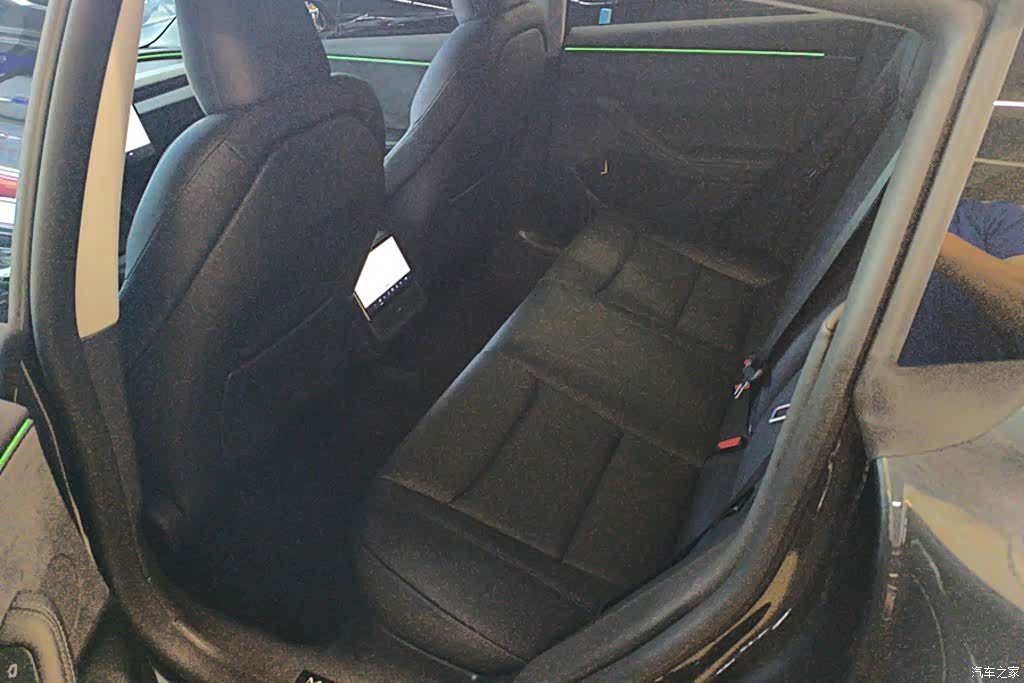 Tesla Model 3, 2025 11