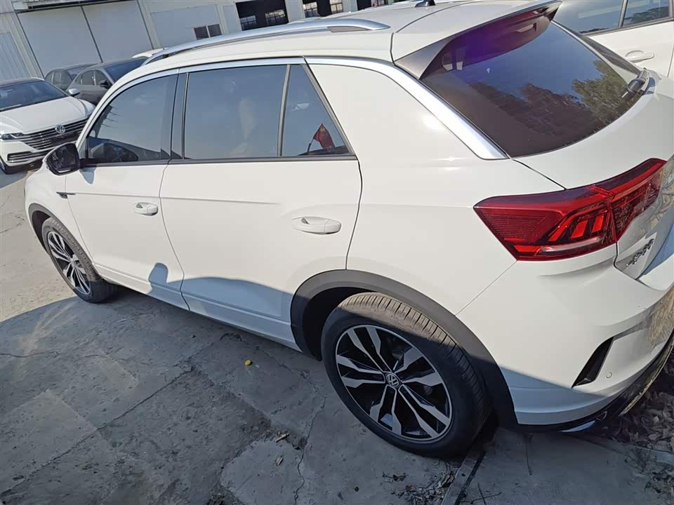 Volkswagen T-ROC exploring Songs