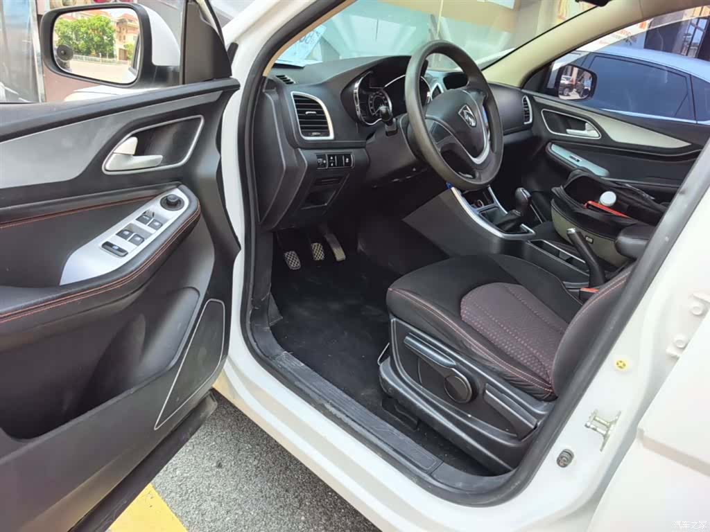 Wuling 560, 2016 16