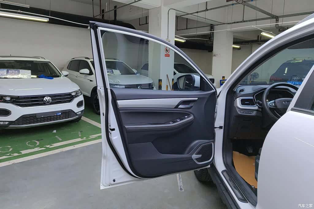 Geely X6, 2020 7