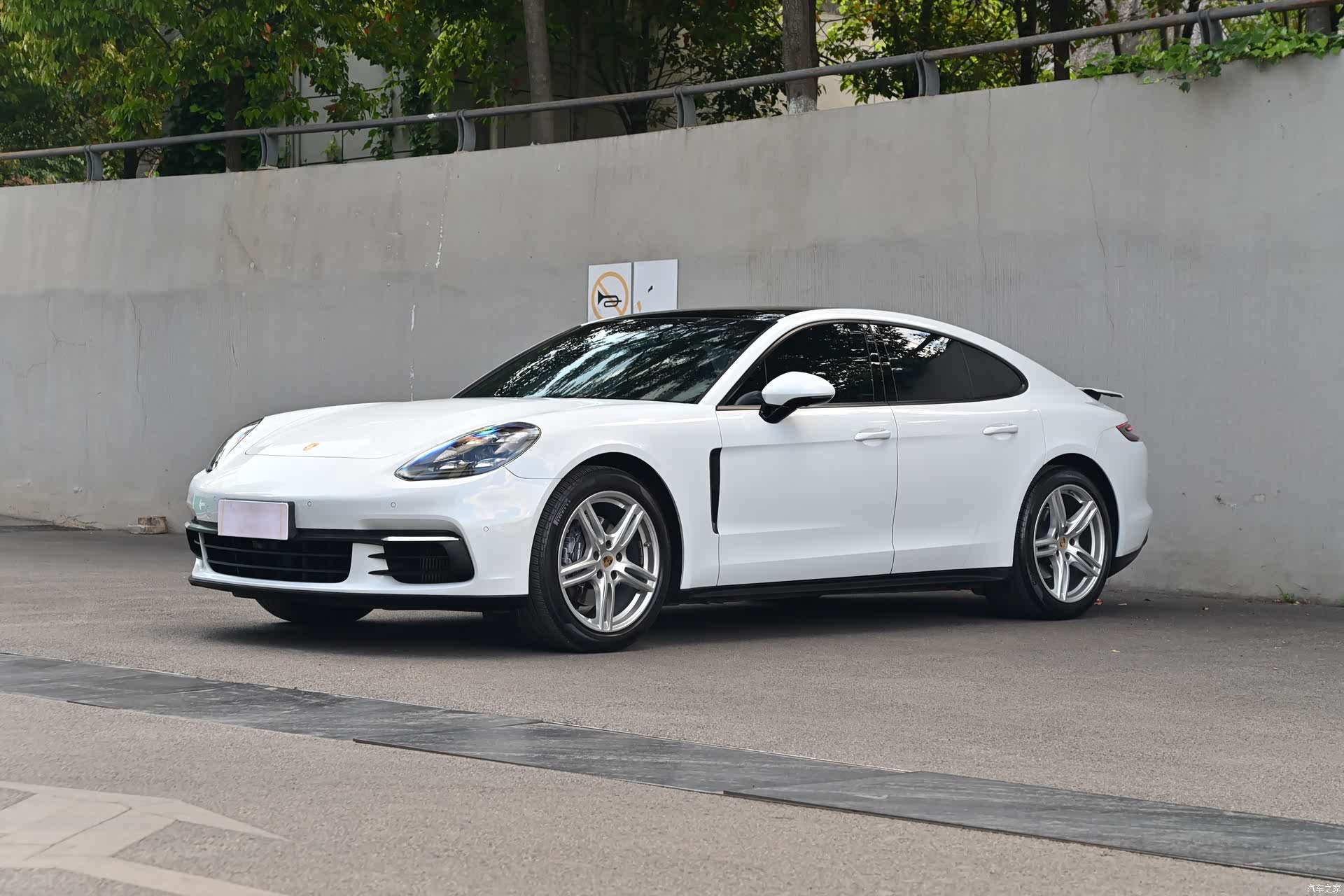 Porsche Panamera, 2021 1