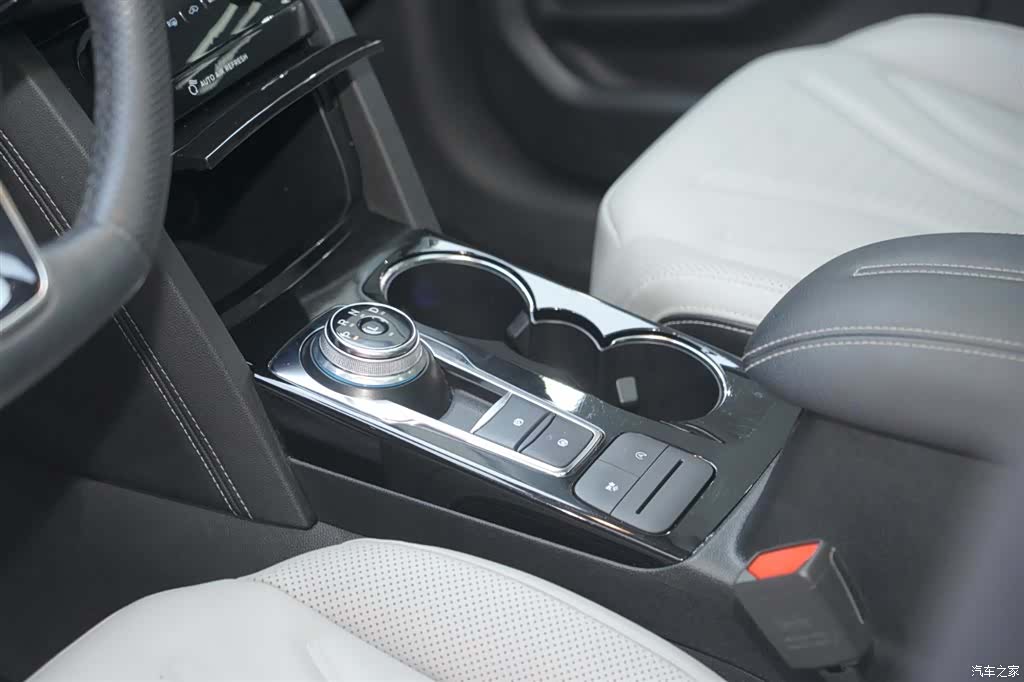 Ford Escape, 2023 12