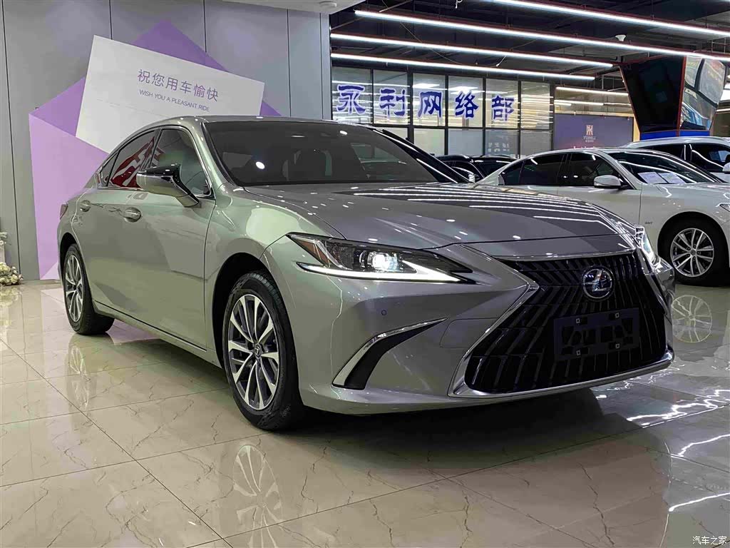 Lexus ES, 2024 3
