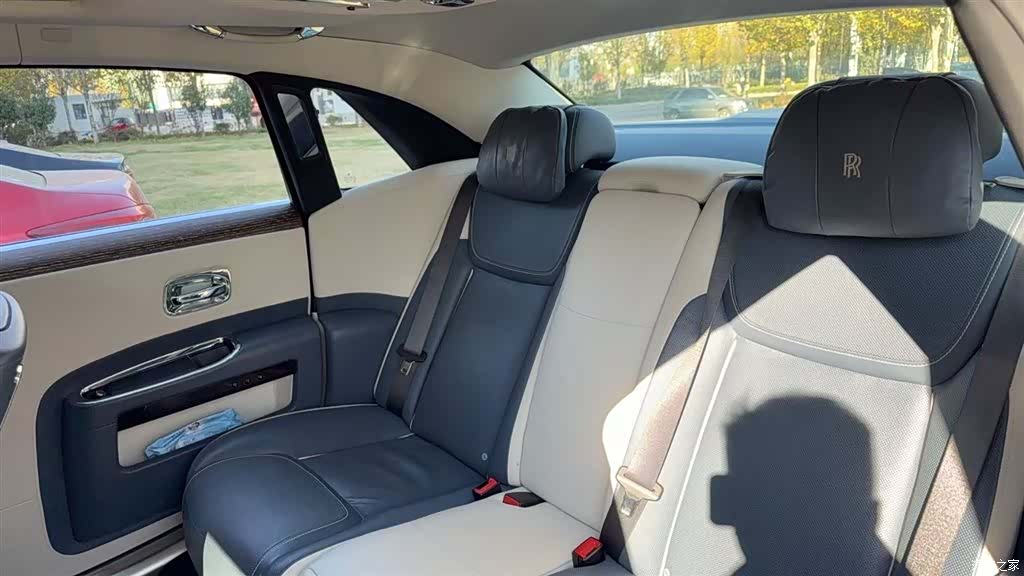 Rolls-Royce Ghost, 2018 4