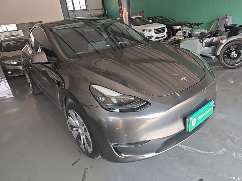 Tesla Model Y, 2021 4