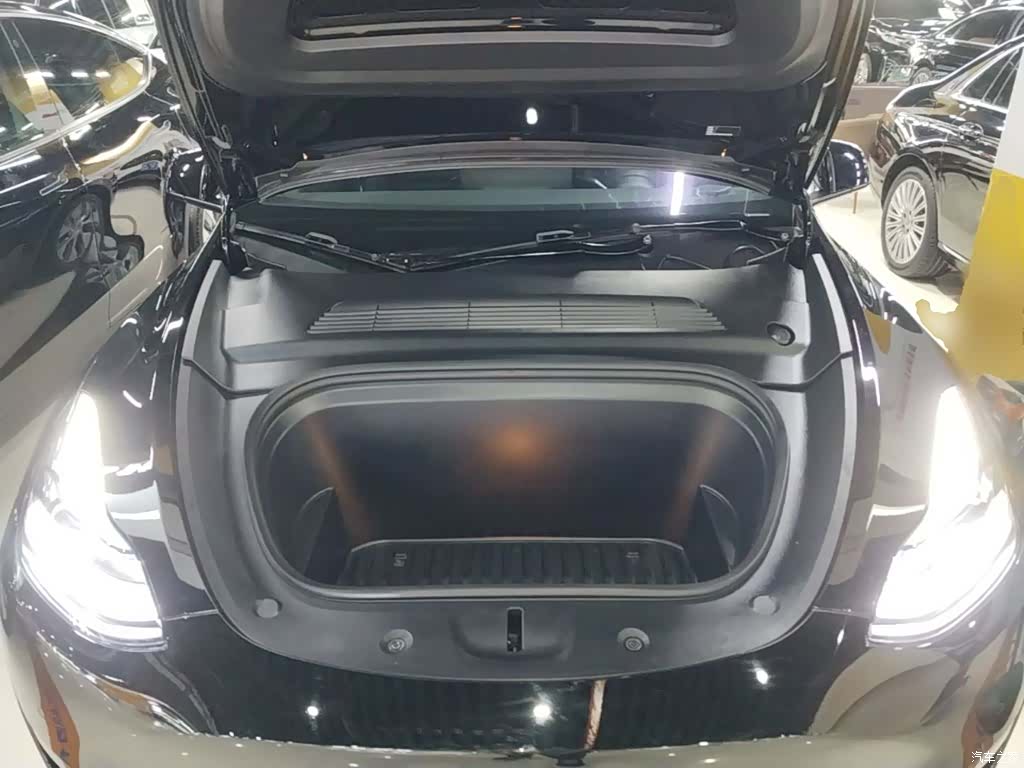 Tesla Model Y, 2023 20
