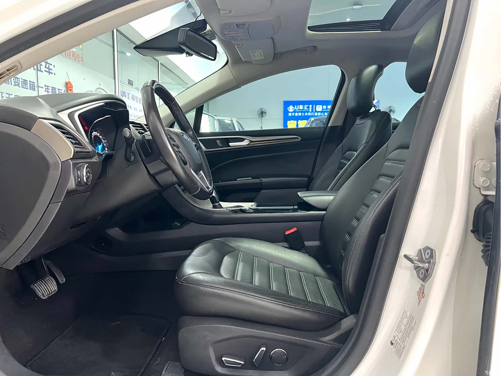Ford Mondeo, 2016 4