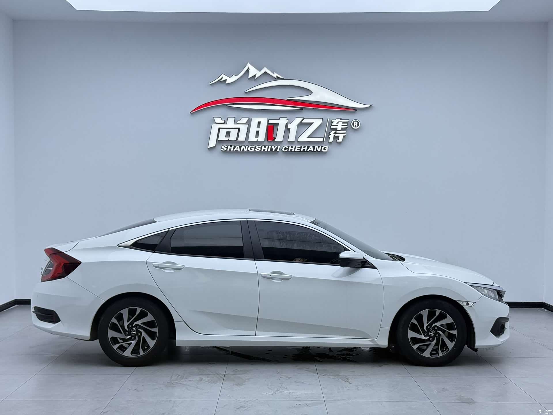 Honda Civic, 2018 все фото