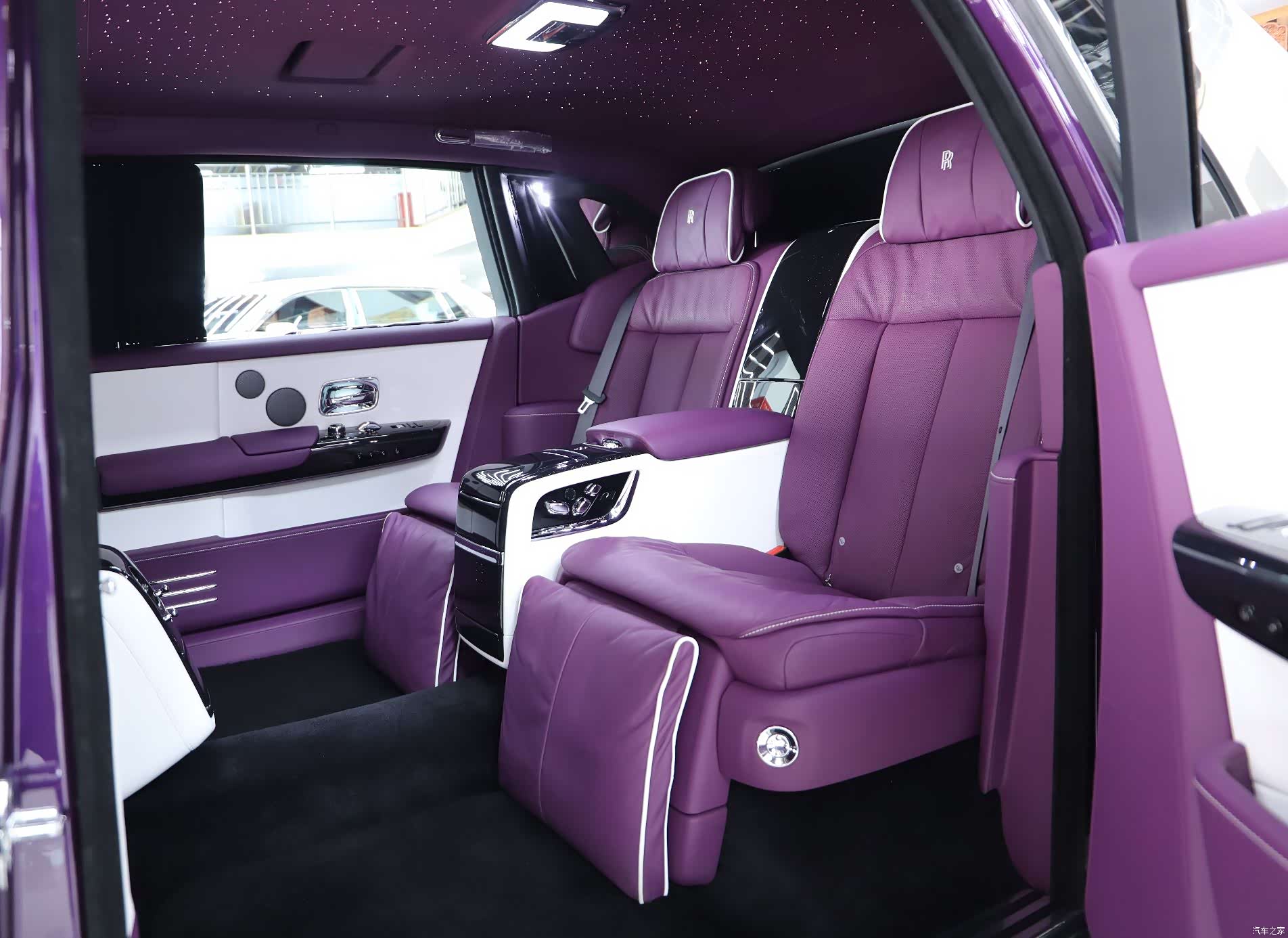 Rolls-Royce Phantom, 2021 11