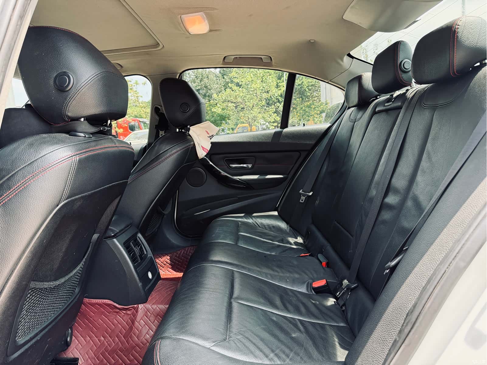 BMW 3 Series, 2013 23