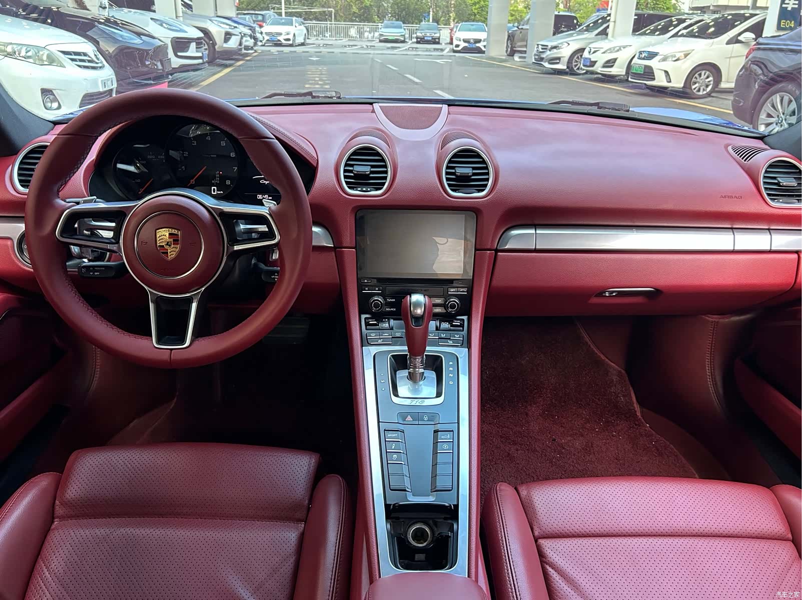 Porsche Cayman, 2017 все фото