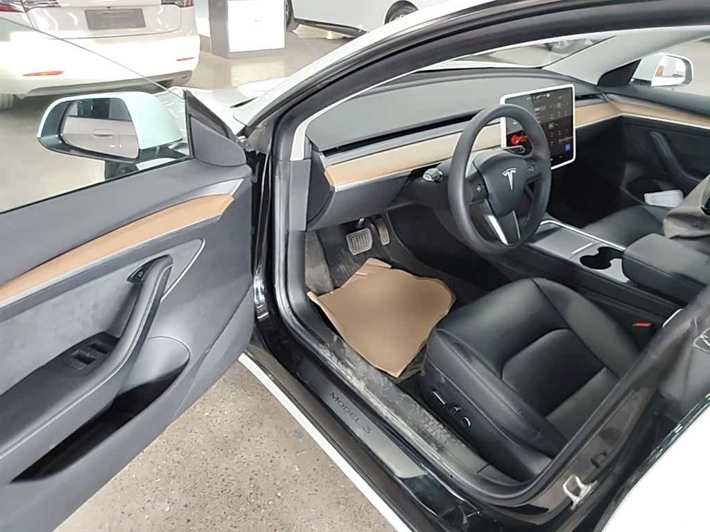 Tesla Model 3, 2023 16