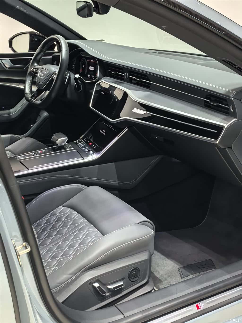 Audi A7L, 2026 20
