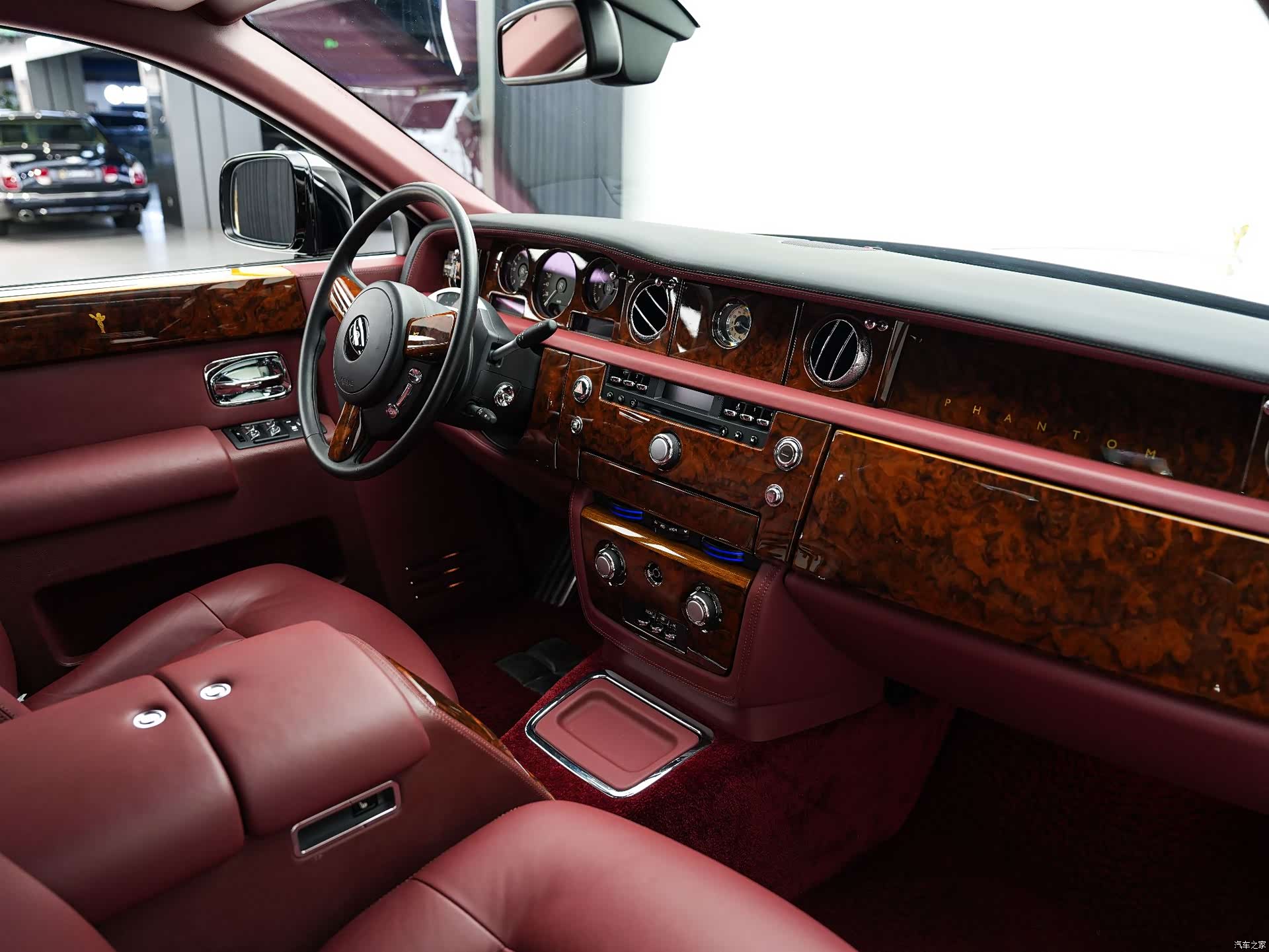 Rolls-Royce Phantom, 2011 25