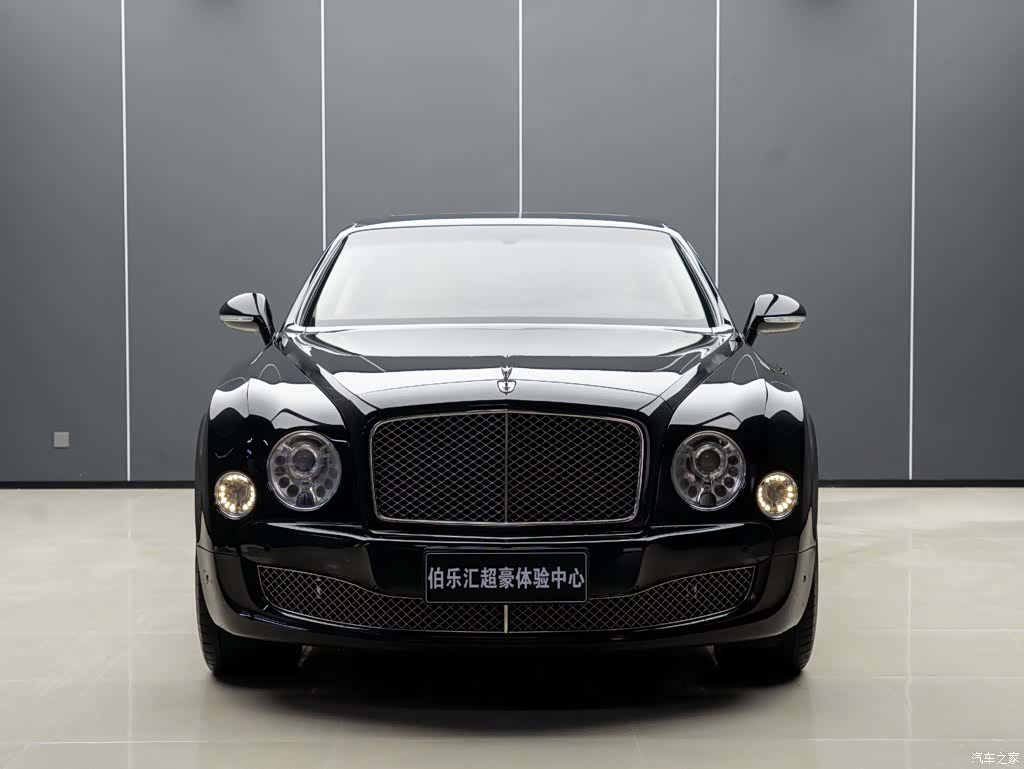 Bentley Mulsanne, 2016 3