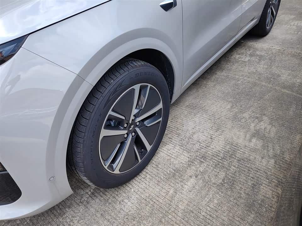 Li Auto Ideal L6
