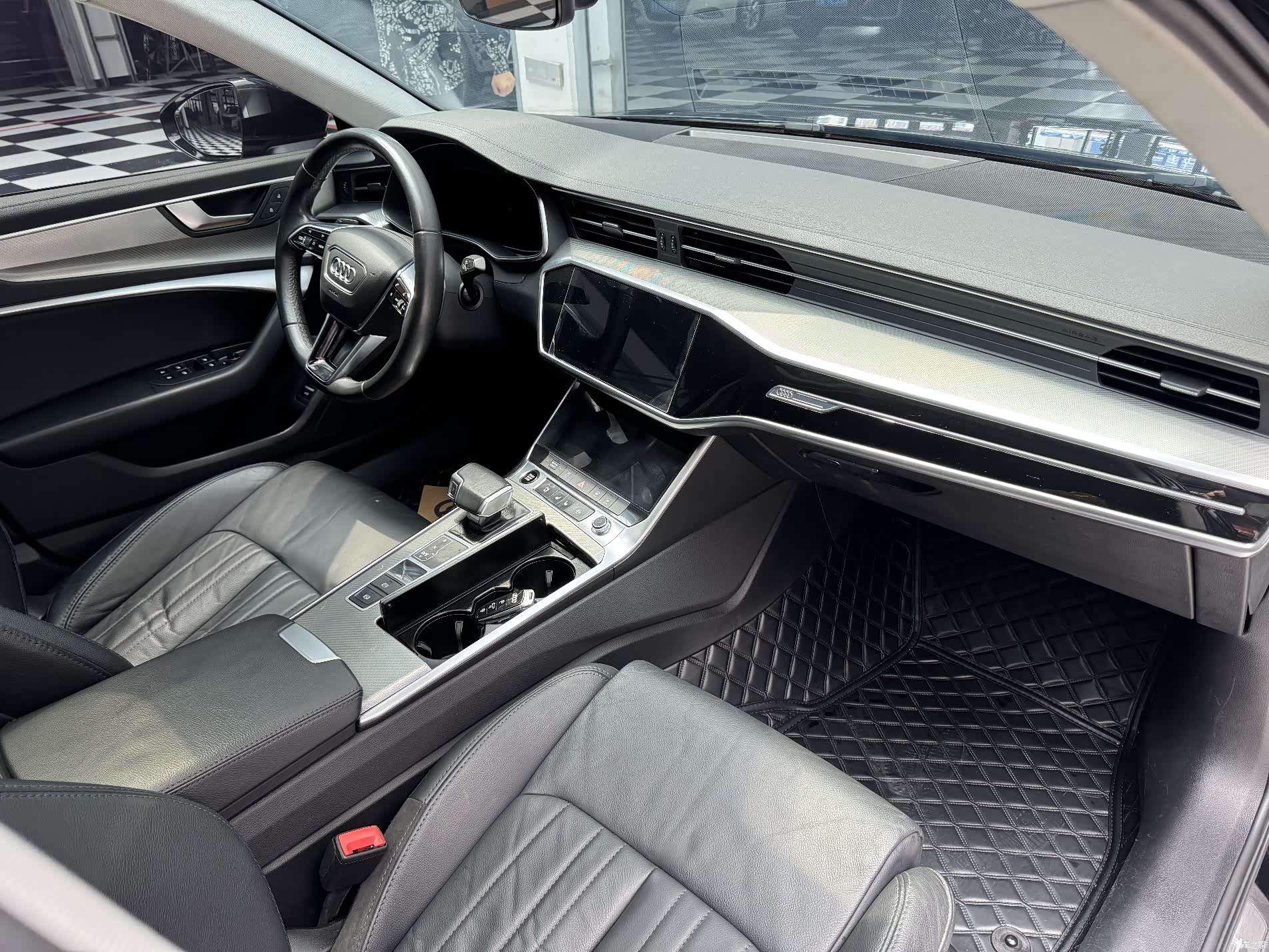 Audi A6L, 2021 все фото