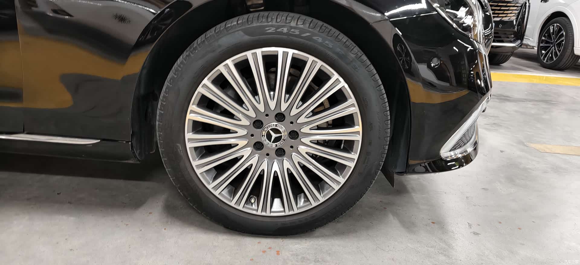 Mercedes-Benz E-Class, 2023 12