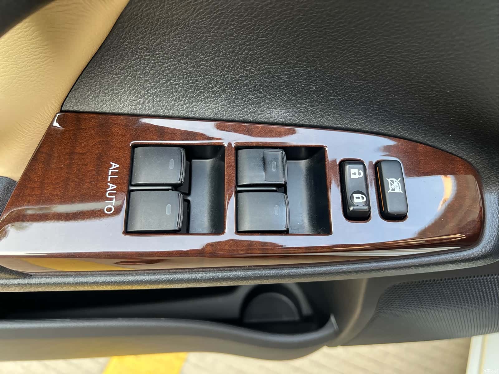 Toyota 2.5S, 2016 13