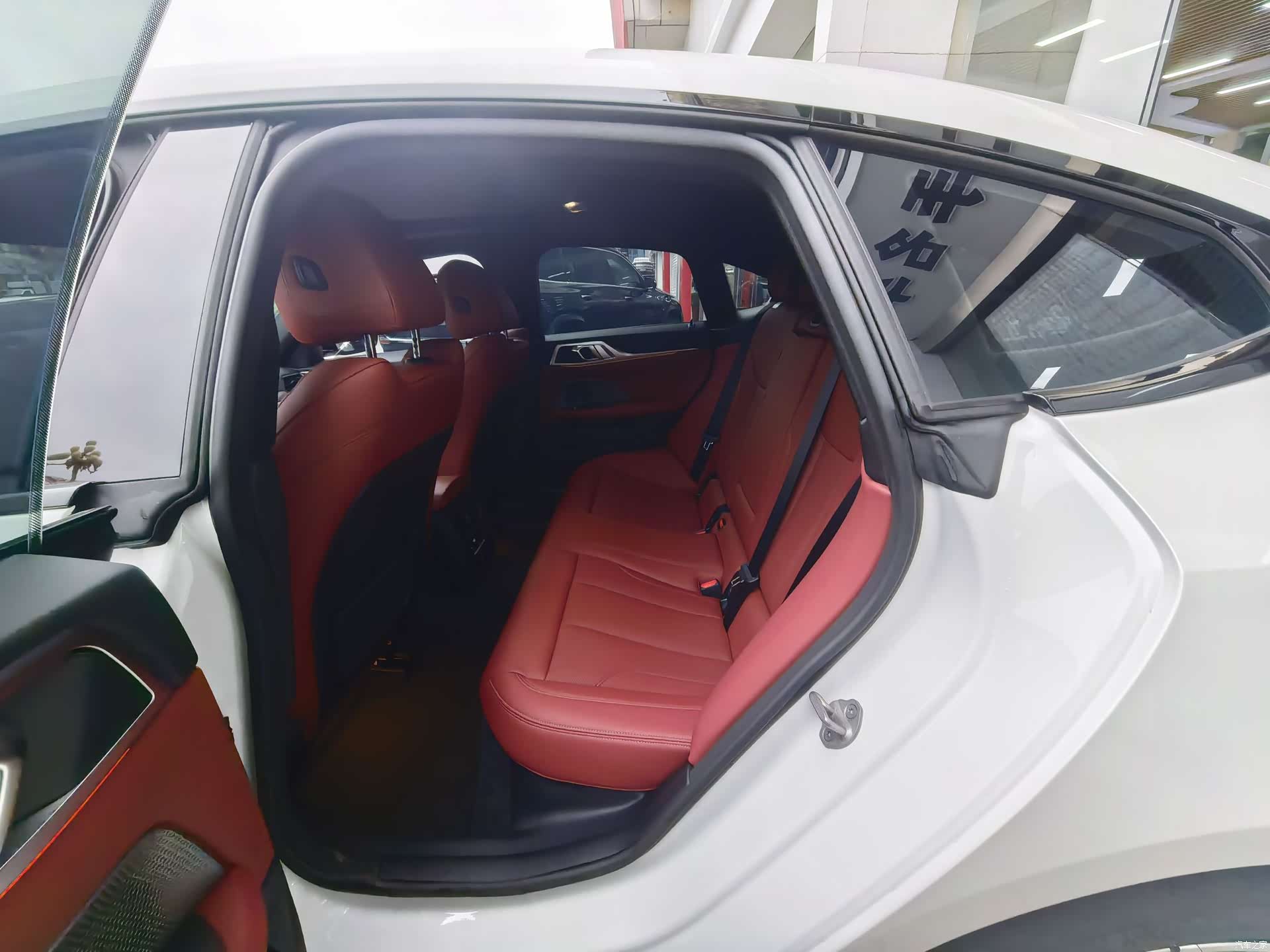 BMW 4 Series, 2025 10