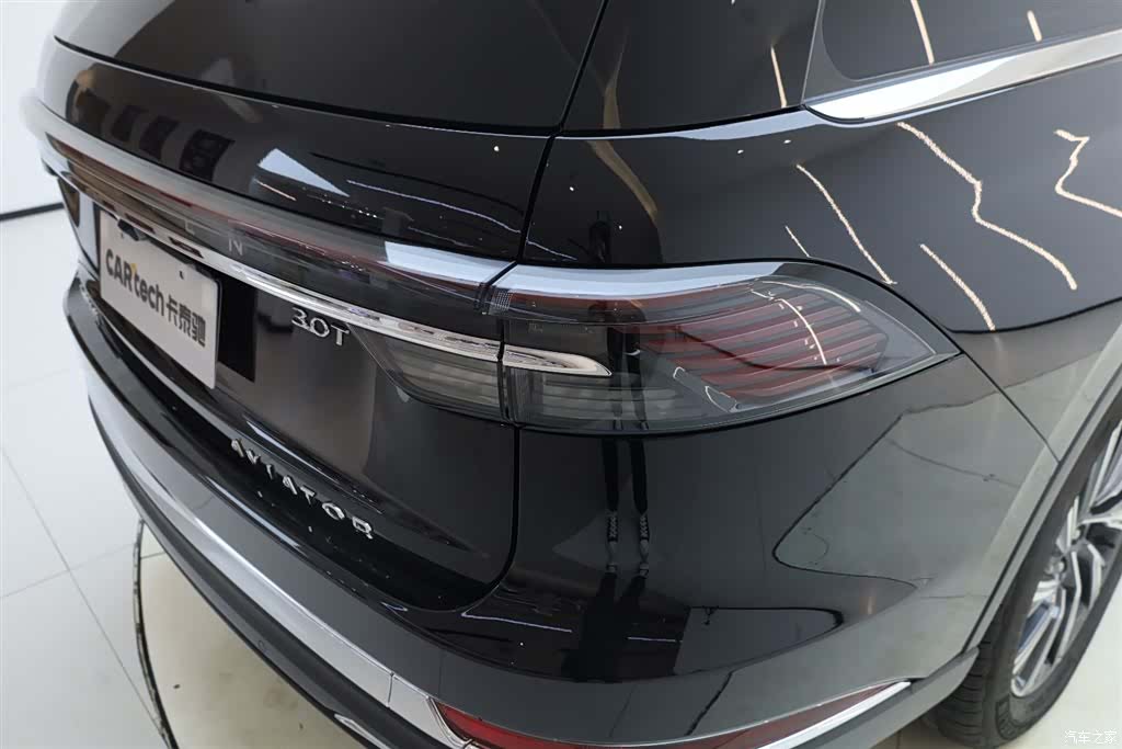 Lincoln Aviator, 2025 10