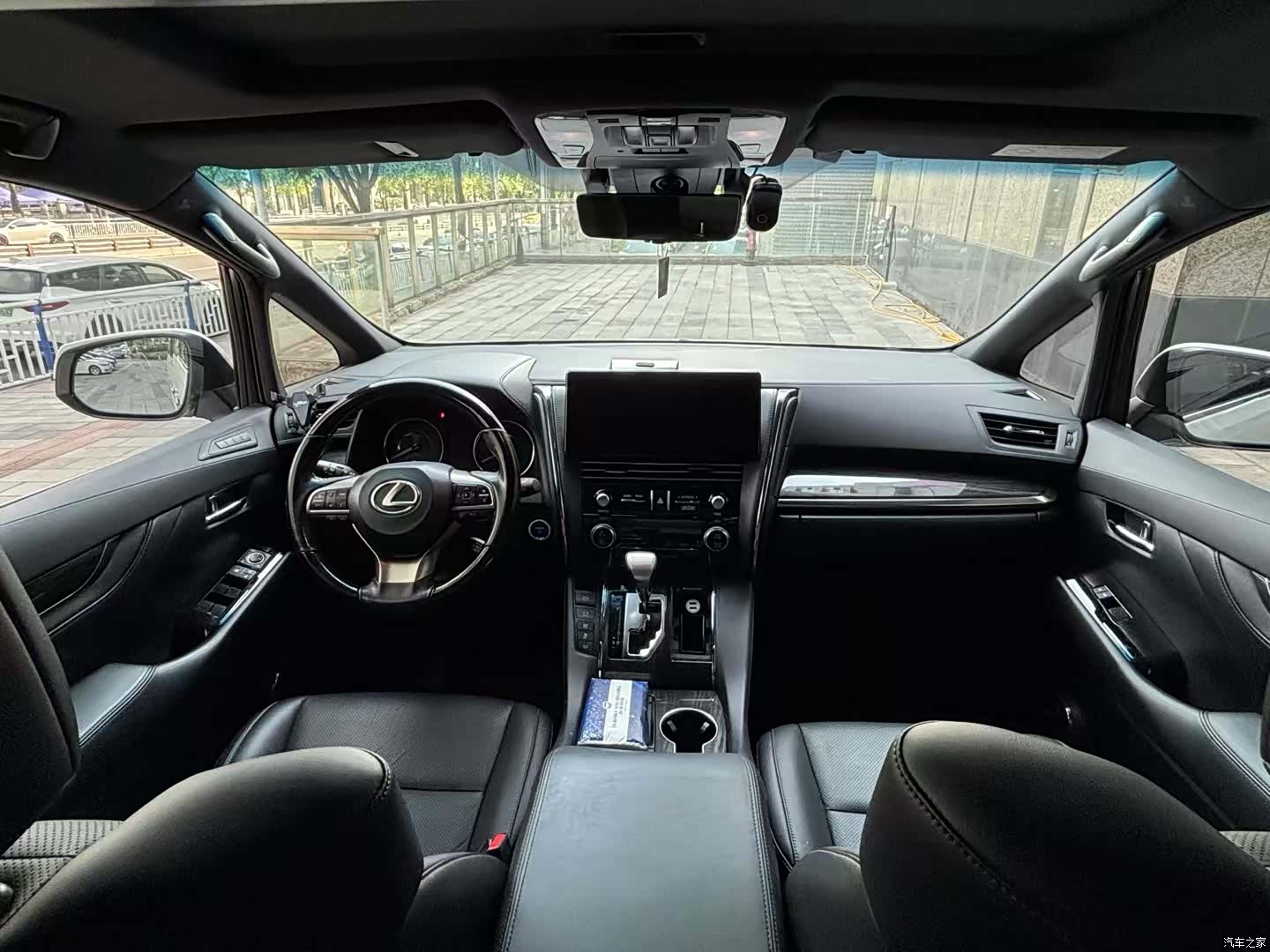 Lexus LM, 2020 все фото