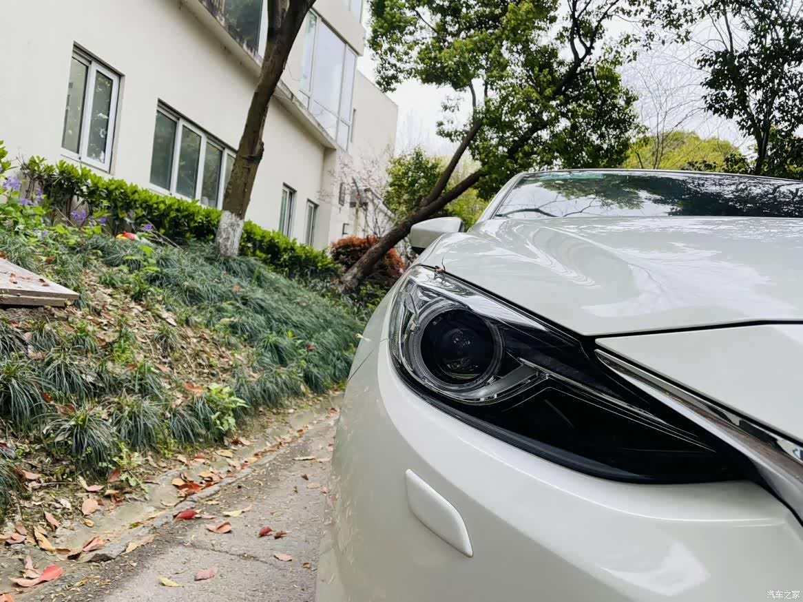 Mazda Mazda3, 2015 4