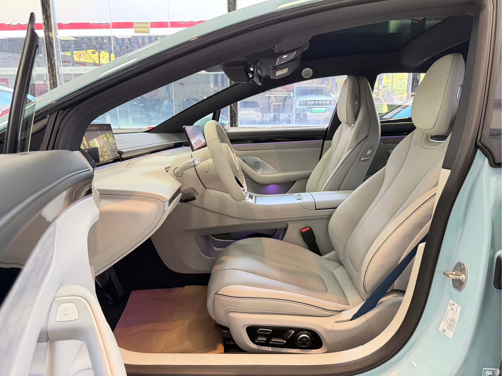 Luxeed S7, 2025 4