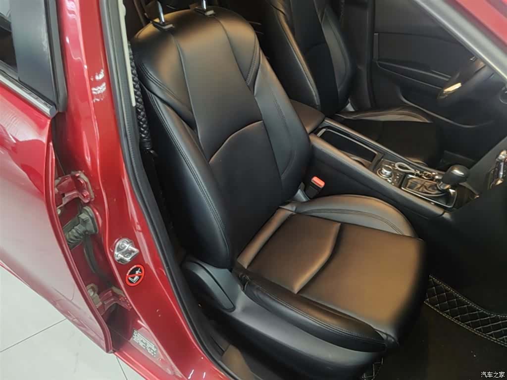 Mazda Mazda3, 2018 25
