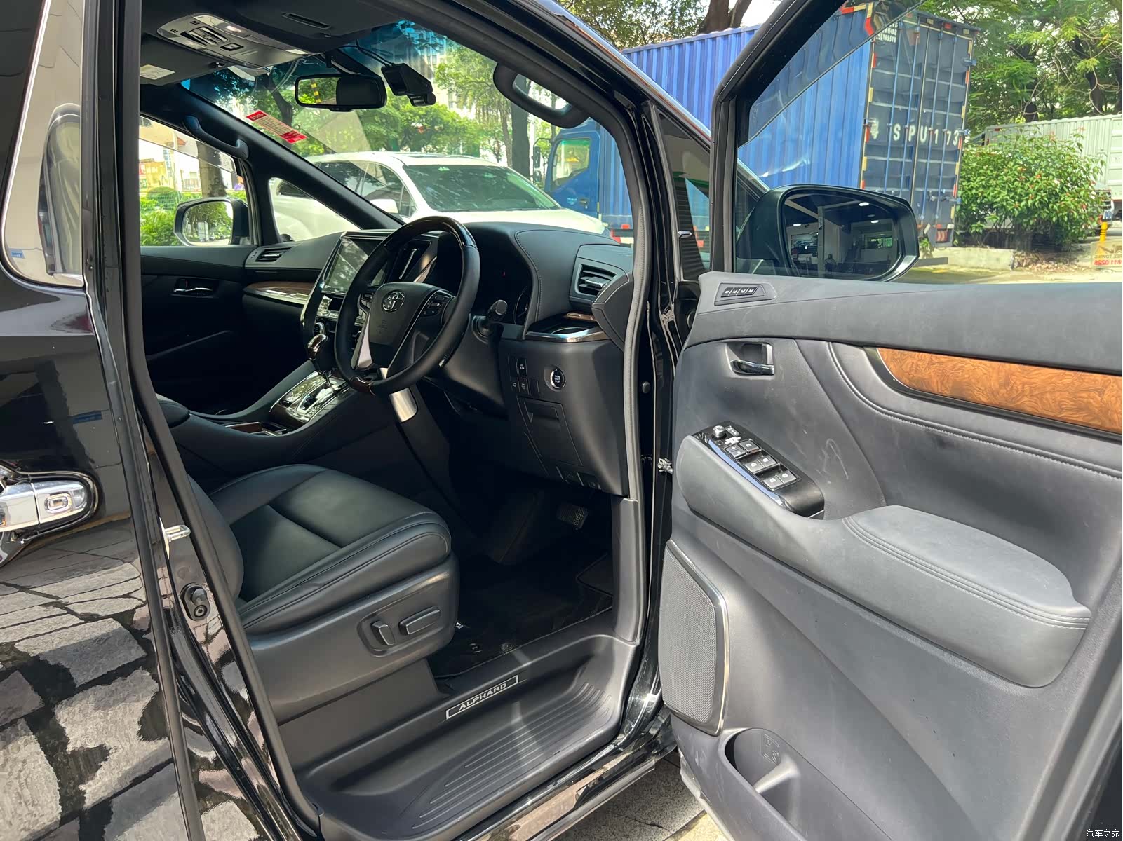 Toyota Alphard, 2015 20