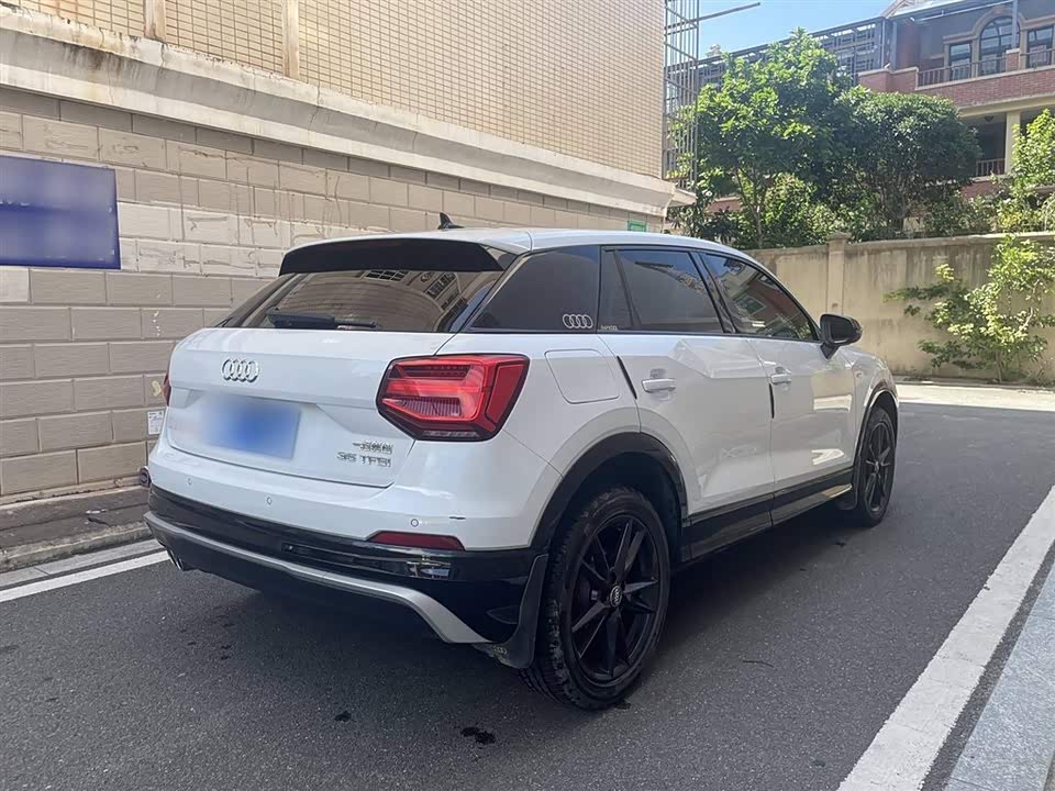 Audi Q2L Audi Q2L