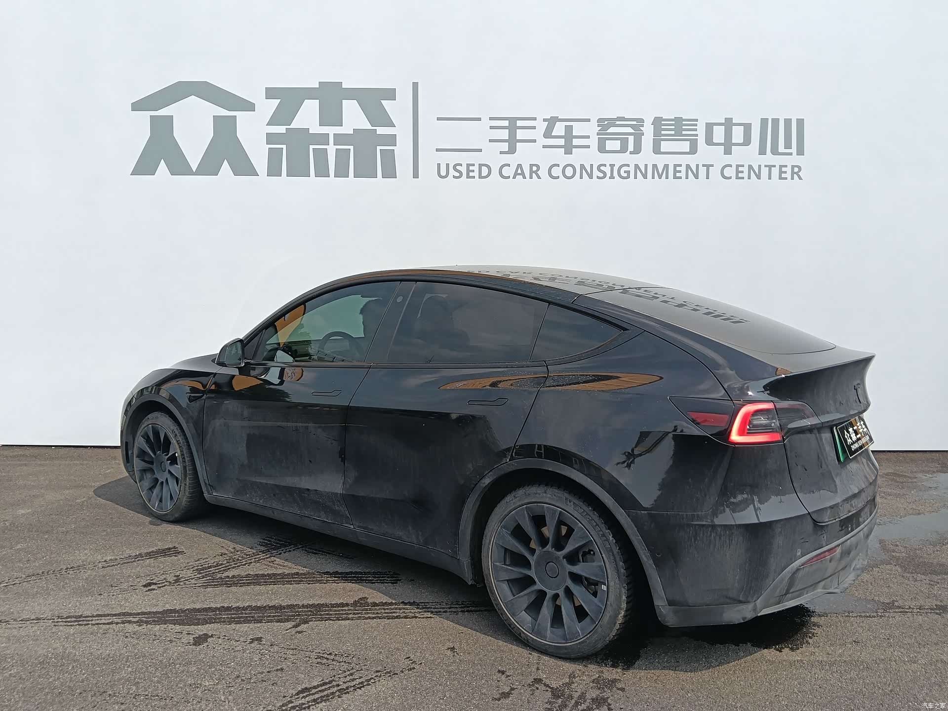 Tesla Model Y, 2023 4