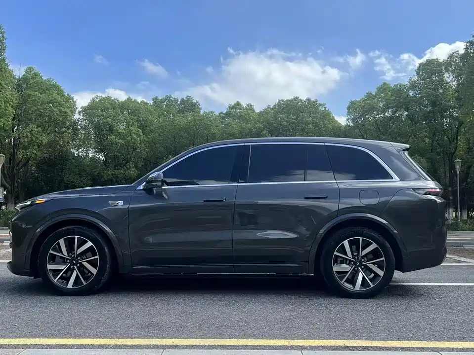 Li Auto Ideal L8