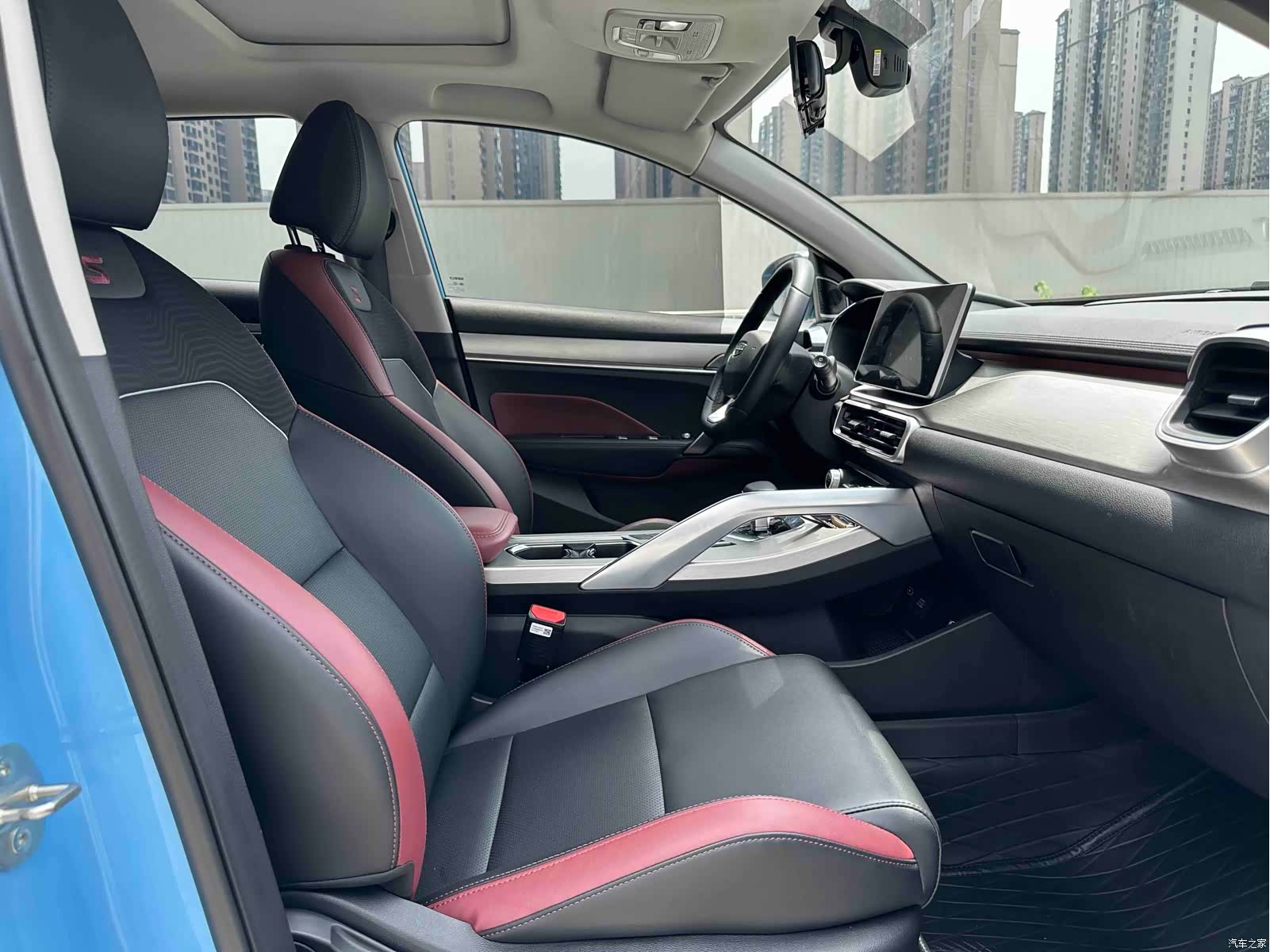 Geely Coolray, 2021 21