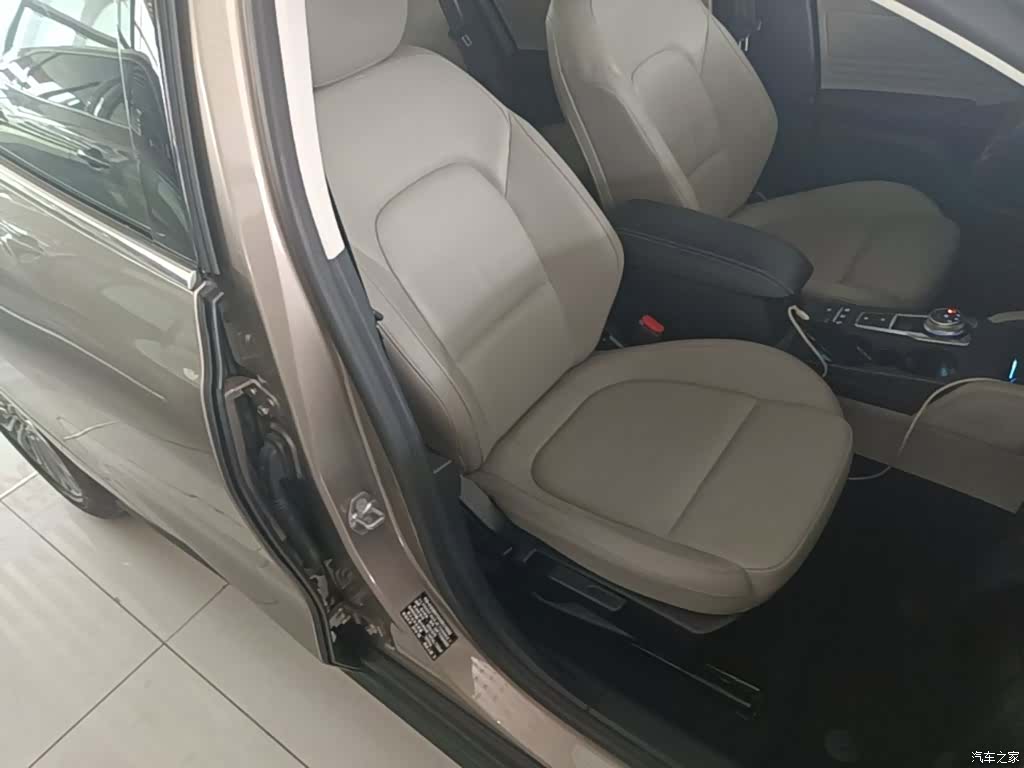 Ford Focus, 2019 25