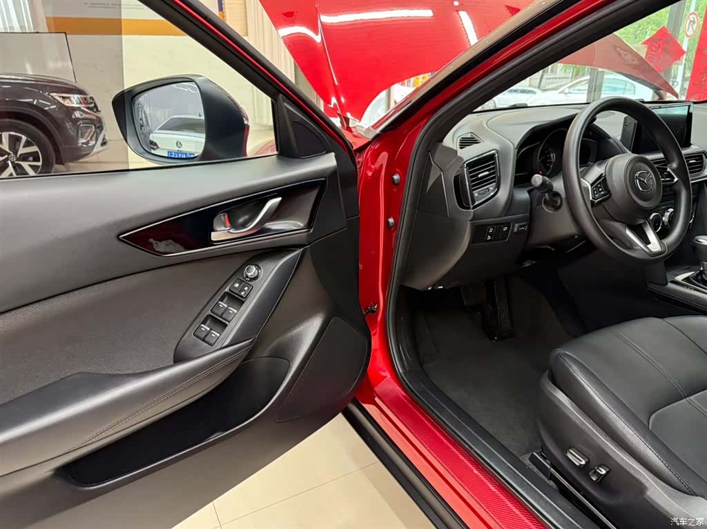 Mazda CX-4, 2022 8