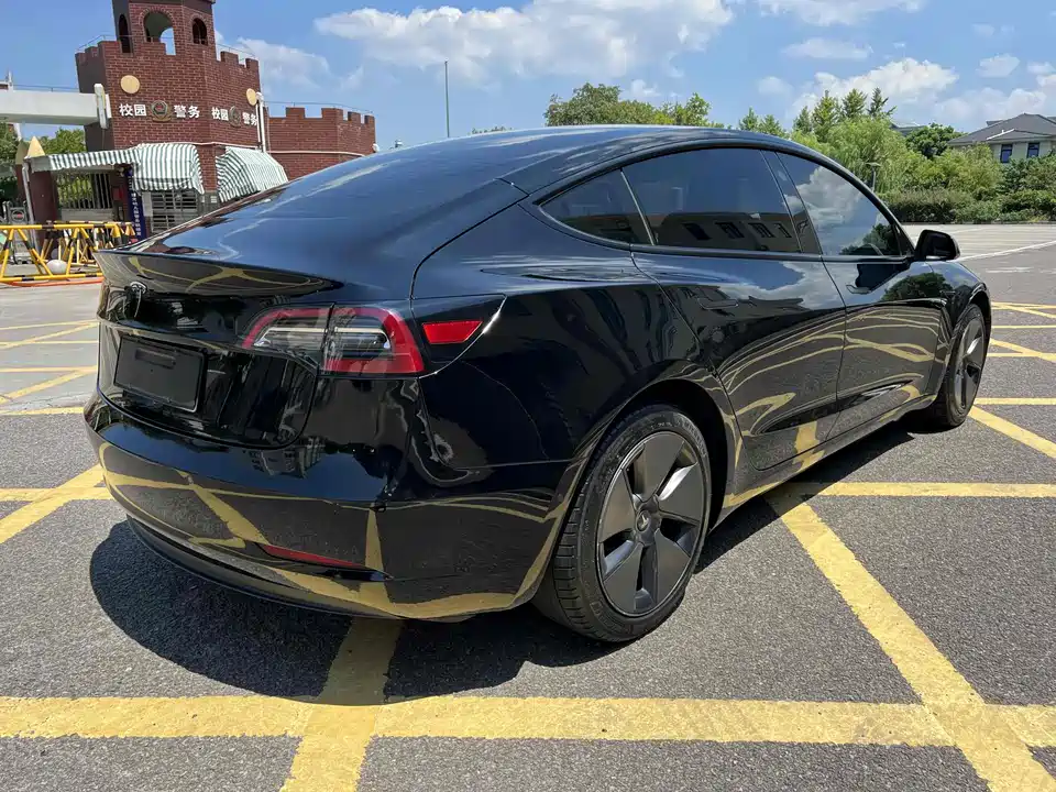 Tesla Model 3 Tesla Model 3