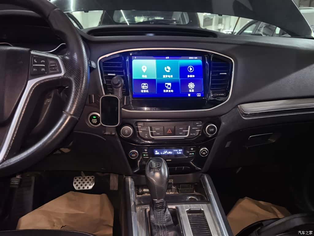 Geely X6, 2017 13